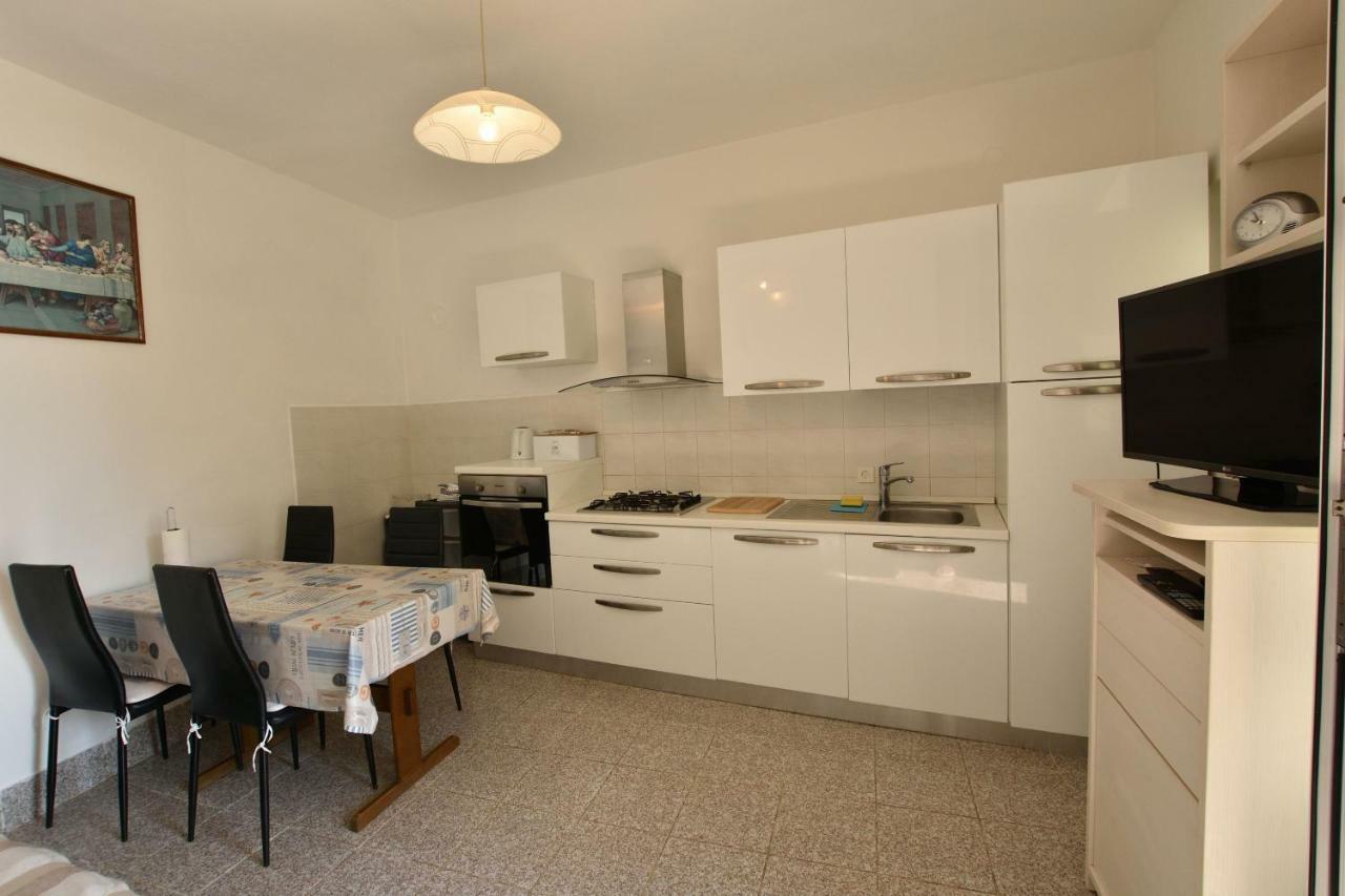 Apartment Milka Primošten Buitenkant foto